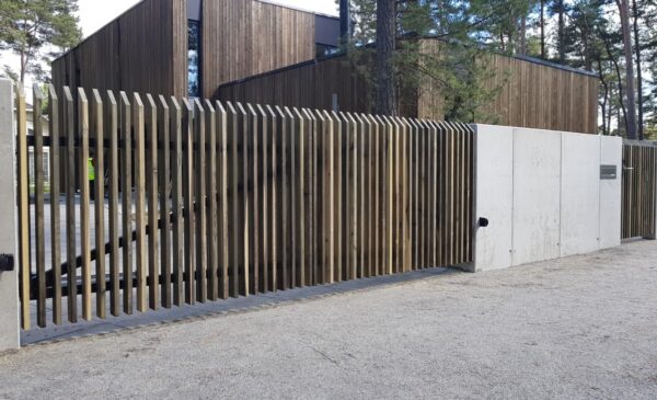 Lehisest tiibvärav